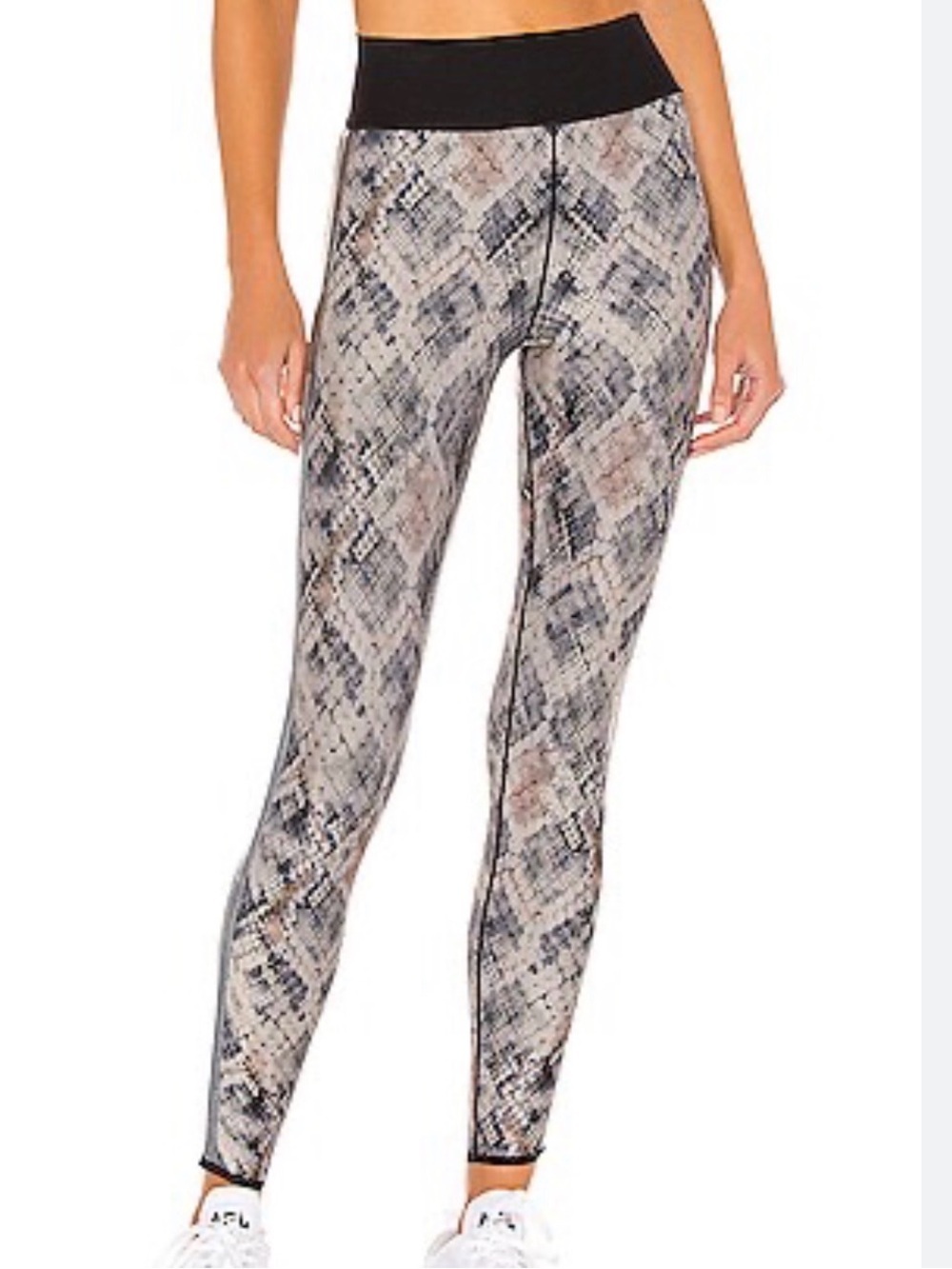 Ultracor Mojave Ultra High Legging in Cobra Print Size Small Gray Silver